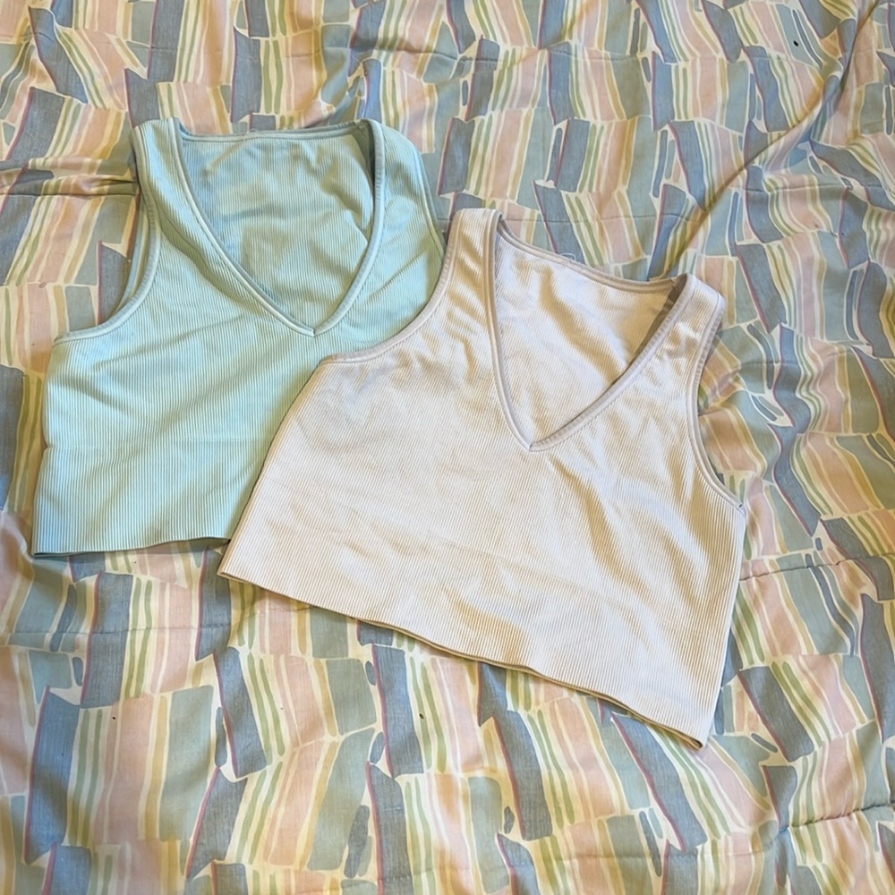 2 Athleta Aurora Seamless Crop Tanks